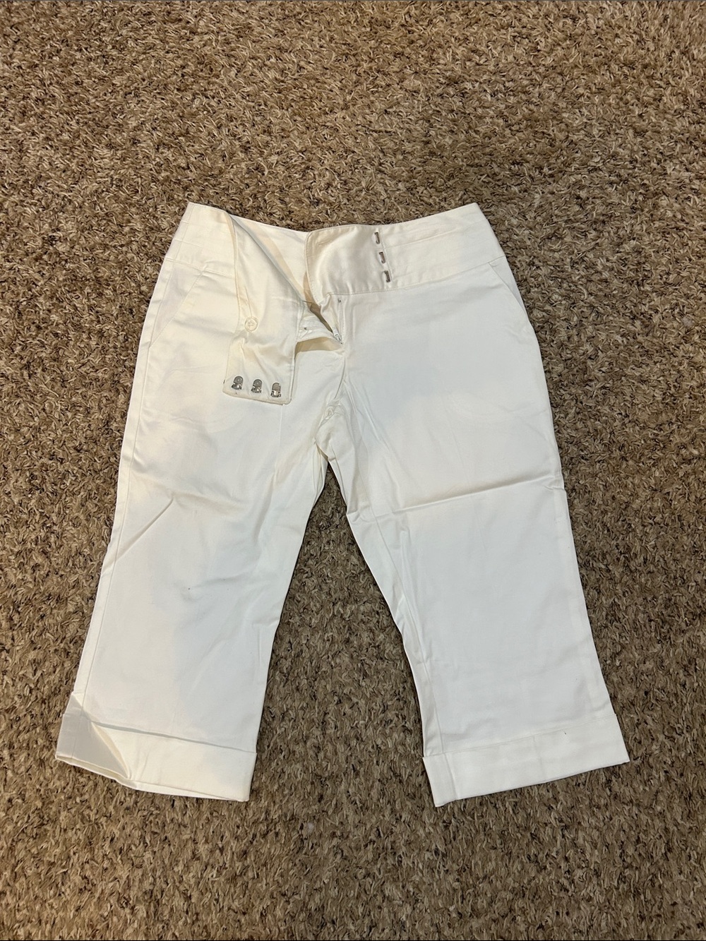 Women’s White Capri Pants - Classic Cotton Blend